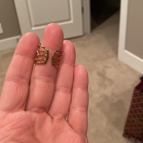 Stella and Dot gold with crystal ring size 8 and adjustable - Picture 4 of 5